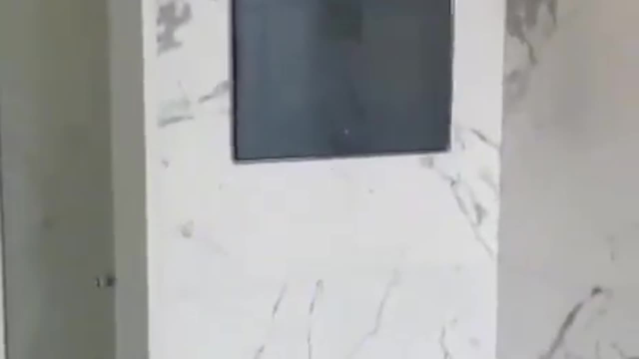 Tour of a 4-star illegal migrant hotel room.