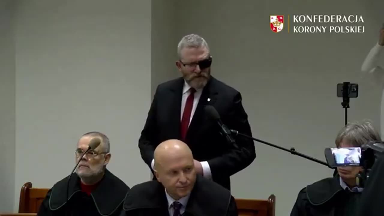 Oskarżony @GrzegorzBraun