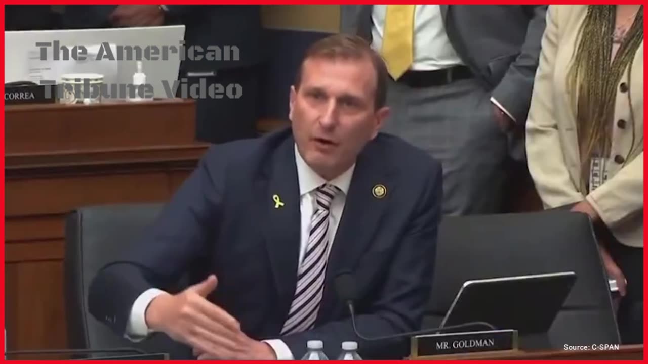 Dem “becomes unglued and screams wildly” after Getting Called Out Over the Epstein Files