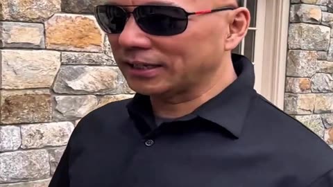 20221025文贵先生GETTR¹： #习近平 去哪里？京西宾馆开解放军会，两个拥护、两个绝对。让上海、广东、天津人知道习家党厉害。 #李克强 永坚决拥护习主席党中央； #胡春华 新老常委纷纷表态