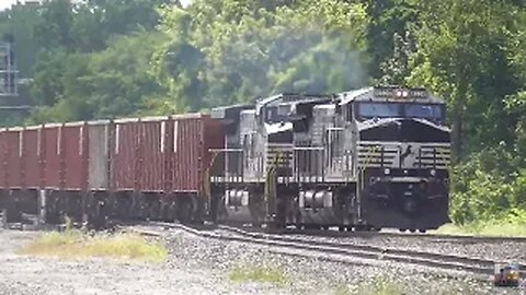 Norfolk Southern: A Trainspotter's Paradise in Berea