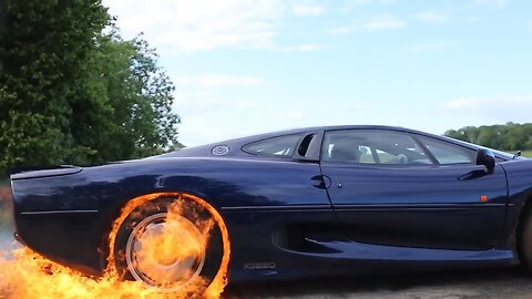 JH+N - Manhattan Minute | Jaguar XJ220 Joyride | NightDrive Chill Wave Music