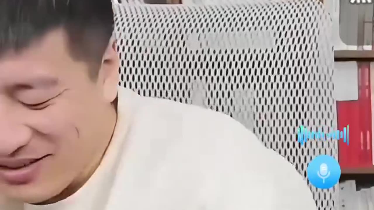 张雪峰反驳“读书无用论”，别说什么读书出来只是打工，难道不读书就不用打工了？ 读了书，干活的效率高！脑袋里有没有货，决定了一小时赚多少钱！——有很多钱是要靠知识才能挣！