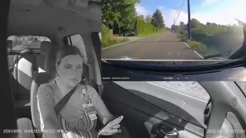 運転中はスマホをいじるな！