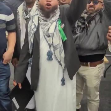 This is a Leeds City Councilor calling out to Allah. The English need to wake up.