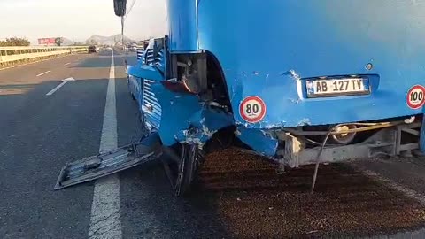 Aksident pranë mbikalimit të Patokut, plagosen dy persona