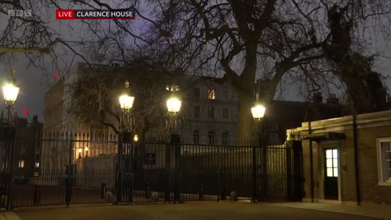 King+Charles+admitted++to+hospital+after+suffering+side+effects+of+cancer+treatment+-+BBC+News.