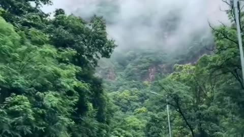 Beautiful mountains, roads and trees, natural scenery video 2025 skc.com 32