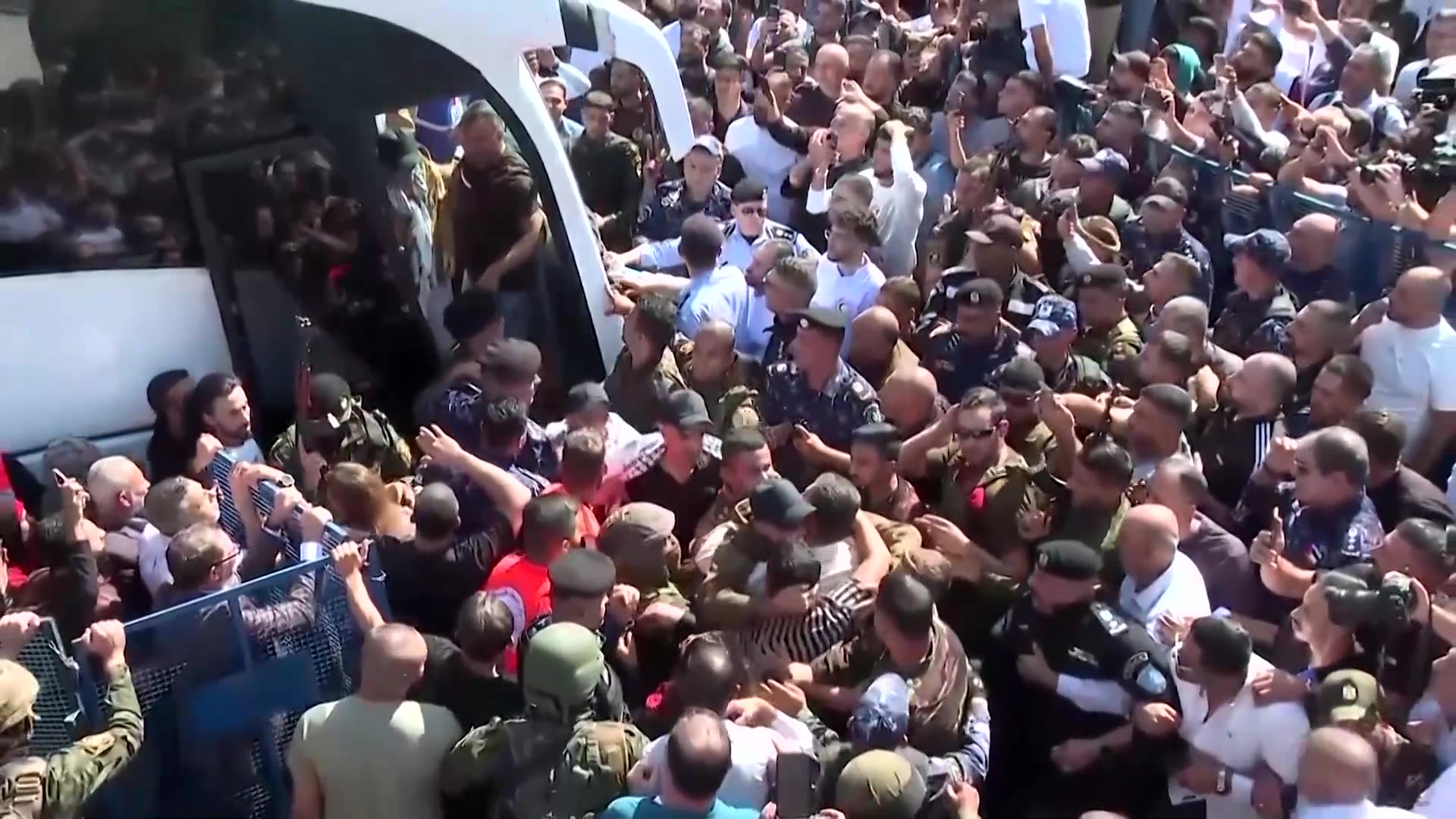 Palestinian prisoners released by Israel arrive in Ramallah