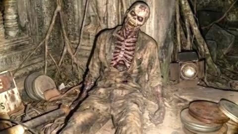 A day in an abandoned building 😱🕷️ #horrorjunkie #scary