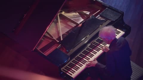 Reinbert de Leeuw - Erik Satie/ Gnossiennes 1-6 (live @TivoliVredenburg