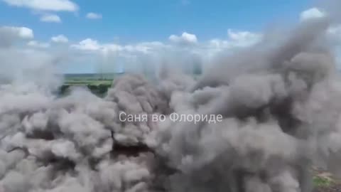Ukrainian Mavic Captures Russian FAB-500 with UMPC Glide Bomb Impact