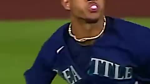 Must Watch: Julio Rodriguez Is A Premier Light Skin 💀