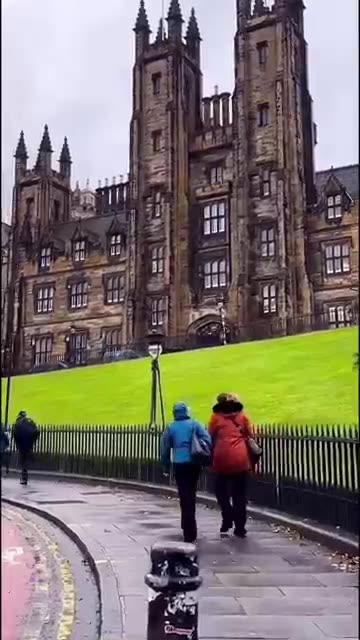 Rainy Edinburg Feels Like Medieval Europe 🥺😎