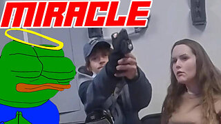 Lunatic Tries To Kill a Cop After Being Detained in Walmart for Stealing