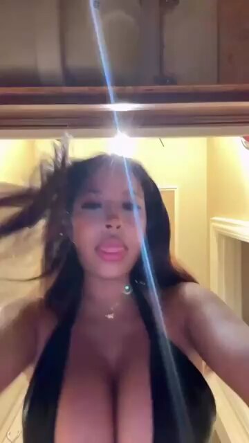 She Wonderful 🩷🖤💙❤️❤️💙