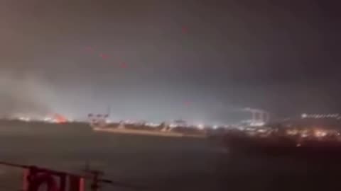 💥 Another video of the attack on the Sheskharis oil terminal in Novorossiysk on November 14!