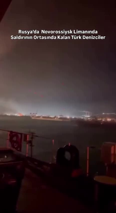 💥 Another video of the attack on the Sheskharis oil terminal in Novorossiysk on November 14!