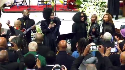 ms. lauryn hill honoring roberta flack in nyc this evening at her celebration of life