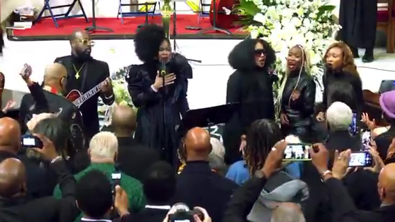ms. lauryn hill honoring roberta flack in nyc this evening at her celebration of life