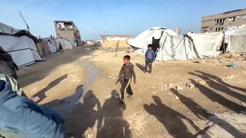 Gaza driver restores war-damaged vehicle to transport Palestinians