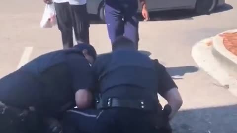 BREAKING 🚨 A video from North Charleston is going viral after a black thug tried to pull ...