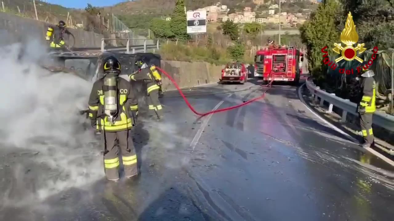 Pietra Ligure (Savona) - Principio d’incendio su un camion l’intervento dei VVF (03.02.25)