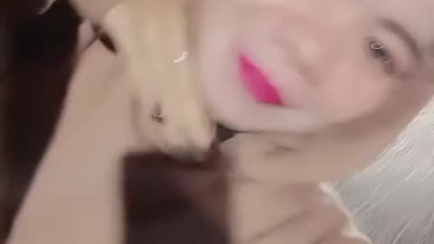 Many beautiful stories when walking with your girlfriend at night