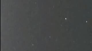 Un Flash Poderoso en el Cielo Nocturno – El Fascinante Fenómeno Luci que Nunca Olvidarás