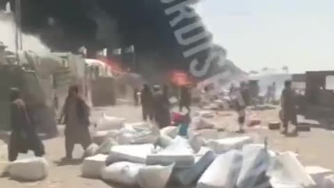 Chaos as Pakistani Army Moves into Afgan Territory Attacking Multiple Border Posts