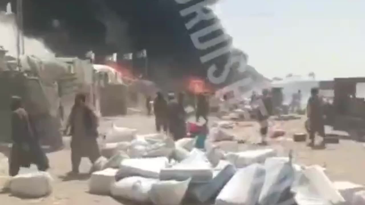 Chaos as Pakistani Army Moves into Afgan Territory Attacking Multiple Border Posts