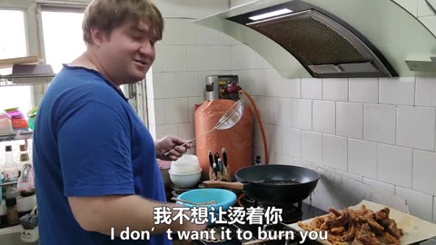 Chinese New Year: Foreigner Makes Crispy Pork & Buns, Says It Feels Like a Jewish Holiday