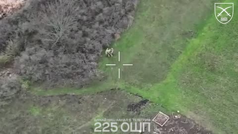🇺🇦 The video shows the rescue of our soldier directly from the battlefield.