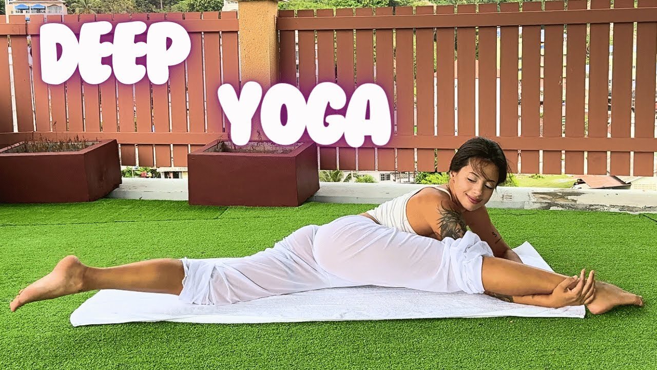 Deep Yoga Stretch with Maddy 😻 Anna Delos