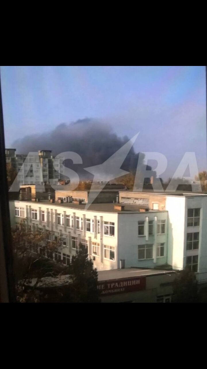 🔥 Local residents say the fire broke out near the former Taganrog Automobile Plant, a former Russian