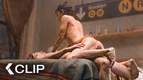 Austin Butler & Zoë Kravitz HOT Kissing Scene - CAUGHT STEALING Clip (2025)