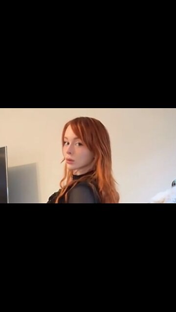 SUPER GIRL #1 - FROM NERD TO HERO