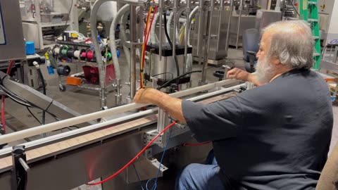 ACASI 8-Valve Inline Piston Filler (video 1)