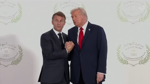 🟢 WATCH: President Trump and Macron Have Another Handshake Battle!
