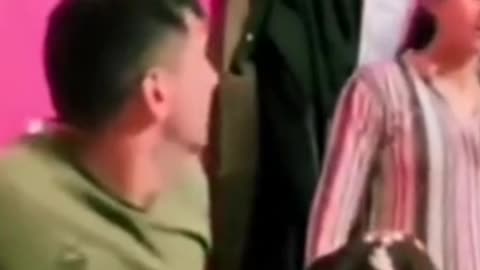 "दो औरतों के बीच फँसा एक आदमी"