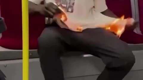 Dumbass discovers fire 😒🐒🔥
