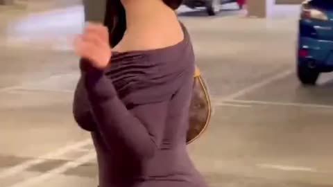 Newspaper reader is so Hot. Big thick Curvy Azz