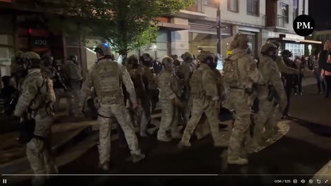 🚨 Xem khoảnh khắc cảnh sát ICE SRT nhảy ra khỏi xe tải và bất ngờ tấn công những kẻ kích động Antifa