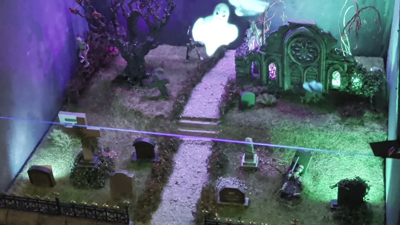 Haunted Graveyard Diorama