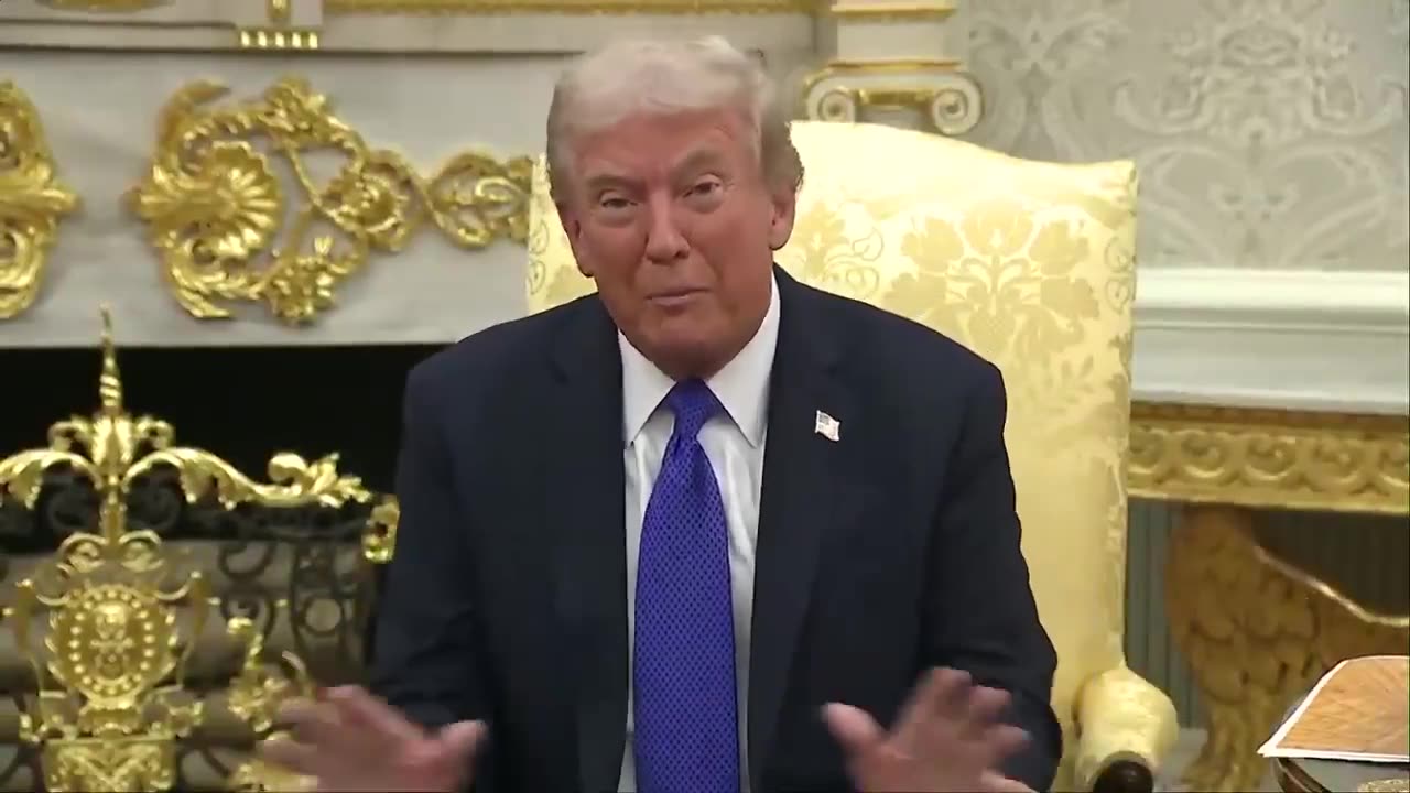 Trump mocks reporter who accused him of not being transparent