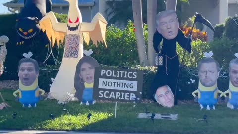 Crazy anti-Trump Halloween display spotted in Florida 😂😂 This is not normal!