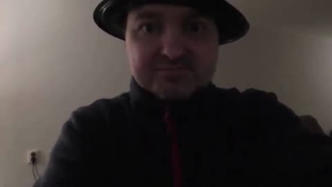 Magmys Micke vill att tjejer kämpar för honom. Inte tvärtom