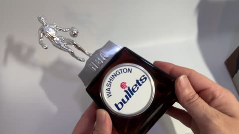 Vintage Avon 'NBA' Decanter Empty Bottle in Box Washinton Bullets