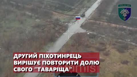 Russian Soldiers Repeatedly Walk Straight into Ukrainian Machine Gunner