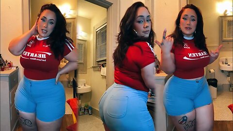 dollyrenewed Pretty Model Curve🍑 Hugging Thick Chilling At Home Is Pure Eye Candy